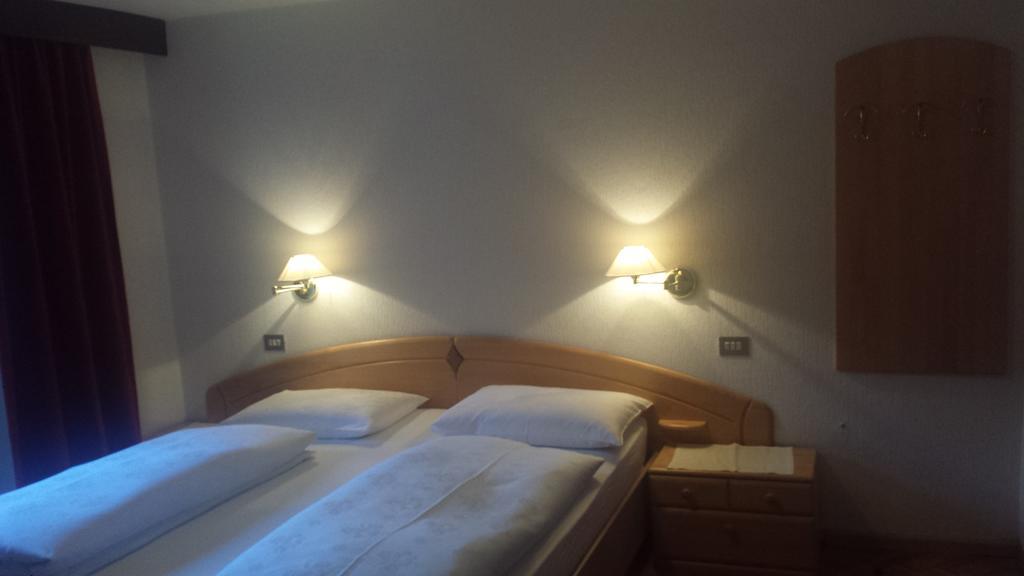 Hotel Garni Gardena - Appartments Santa Cristina Val Gardena Zimmer foto