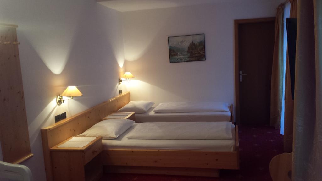Hotel Garni Gardena - Appartments Santa Cristina Val Gardena Zimmer foto