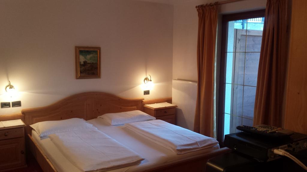 Hotel Garni Gardena - Appartments Santa Cristina Val Gardena Zimmer foto